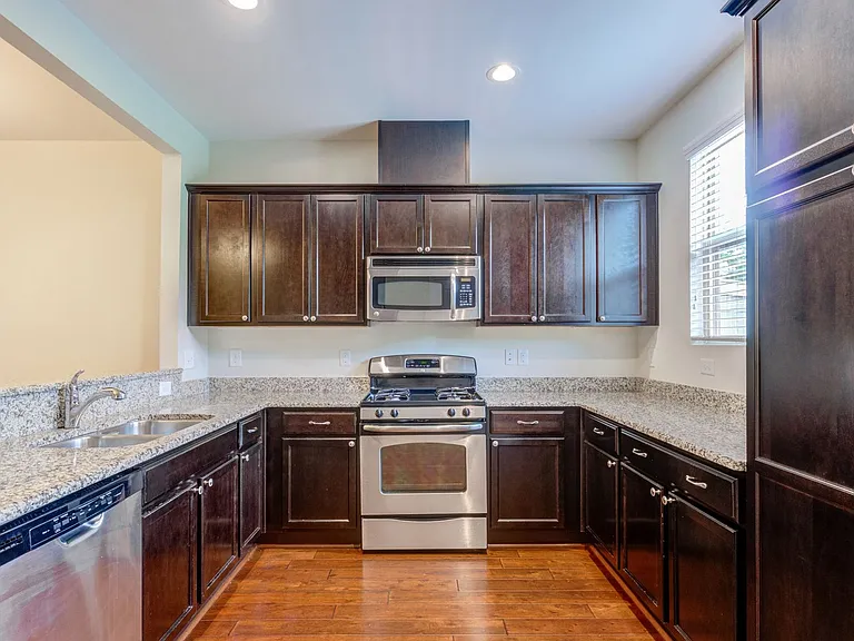 1637 Crafton Way — Photo 15