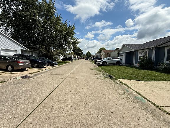 4th image of 3821 Sherman Towne Dr