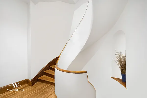 Rented by Warburg | media 22