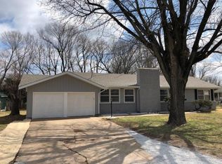 1904 S Glencrest Ave, Springfield, MO 65804