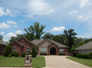 317 Forest Oak Dr, Jacksonville, AR 72076