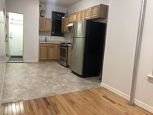 4th image of 305 E 110th St #2WE