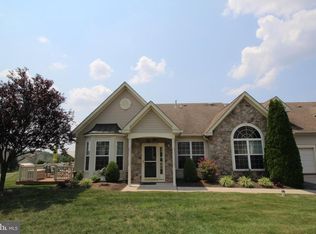 472 Pebble Beach Dr, Royersford, PA 19468