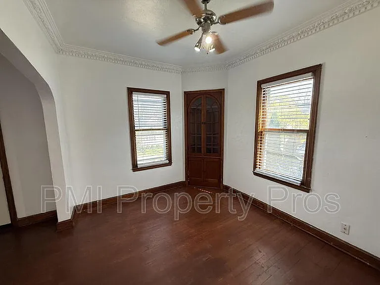 2821A N 57th St — Photo 16