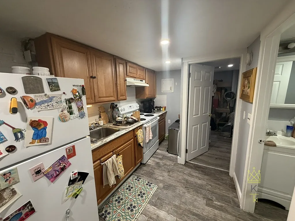 Building Photo - 39 Irving St #B