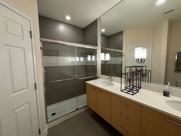 1641 Retreat Cir — Photo 15
