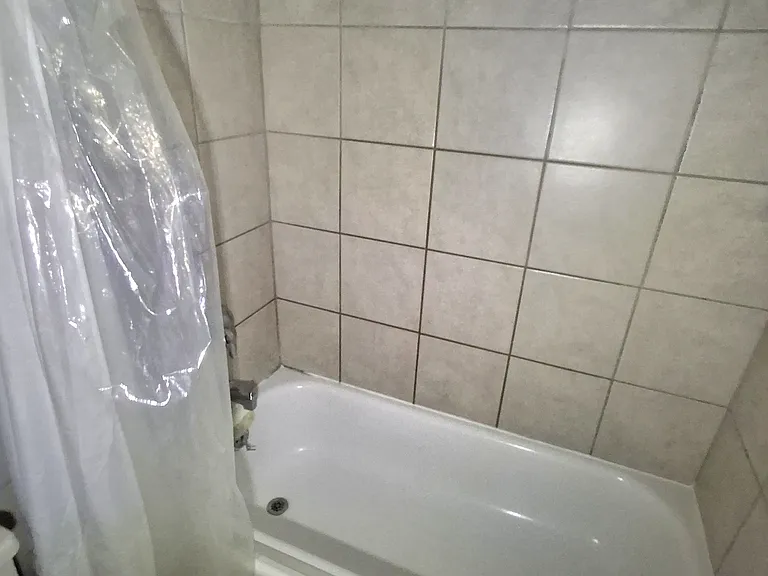 Shower & tub