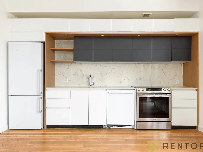 41-15 23rd St #501G — Photo 3