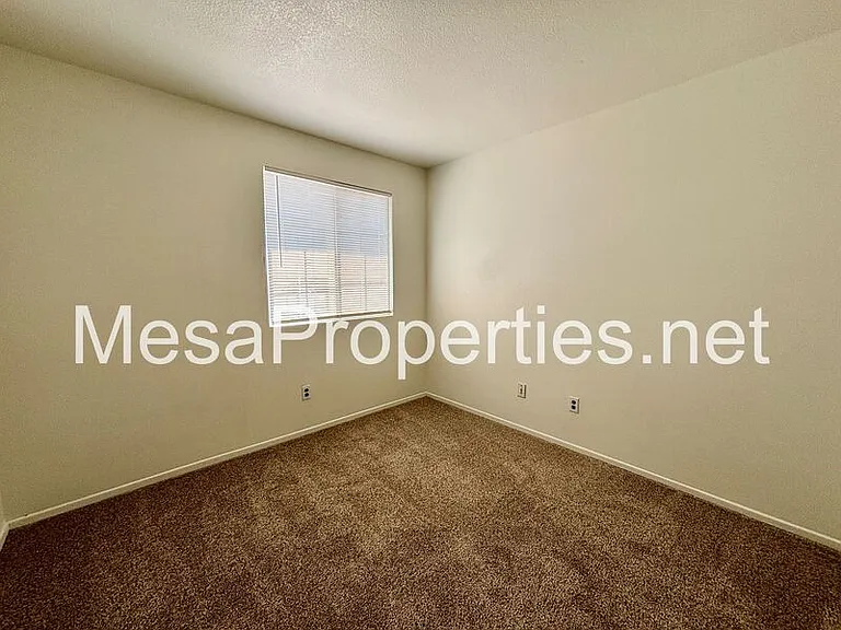 15083 Brown Ln — Photo 17