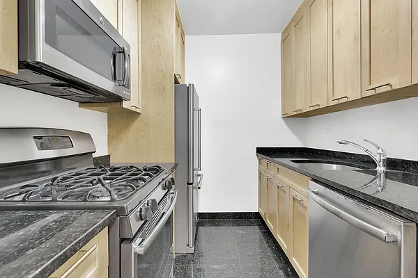 Rented by Cooper & Cooper Real Estate | media 13