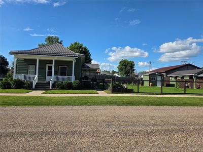 602 10th St, Belle Plaine, IA, 52208