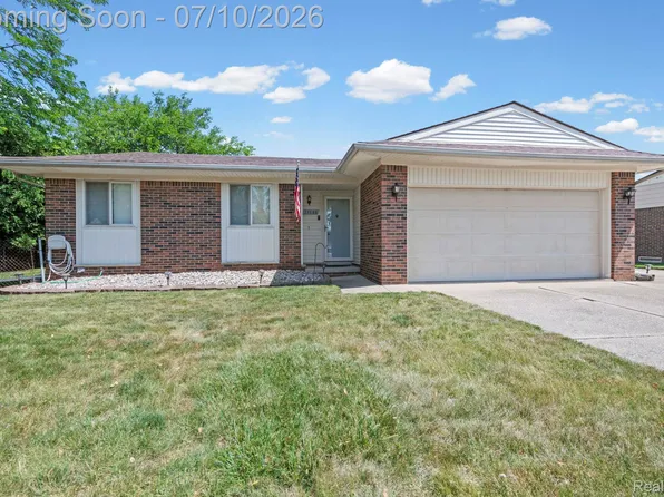23888 Cedar Ridge Dr, Brownstown, MI 48174