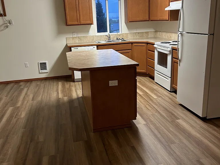 4523 N Sullivan Rd #B — Photo 8