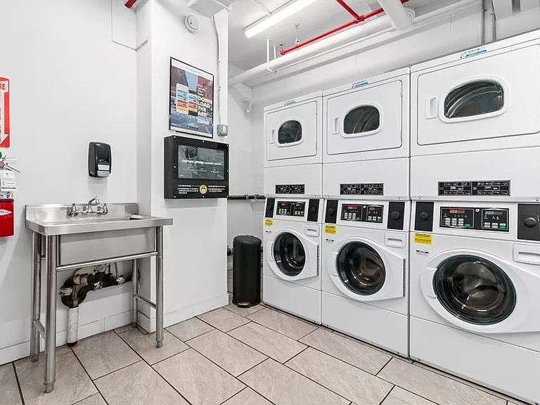 340 W 87th St #2C — Photo 7