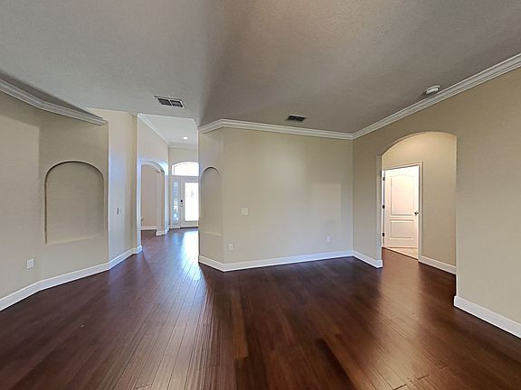 3rd image of 6535 Evergreen Park Dr