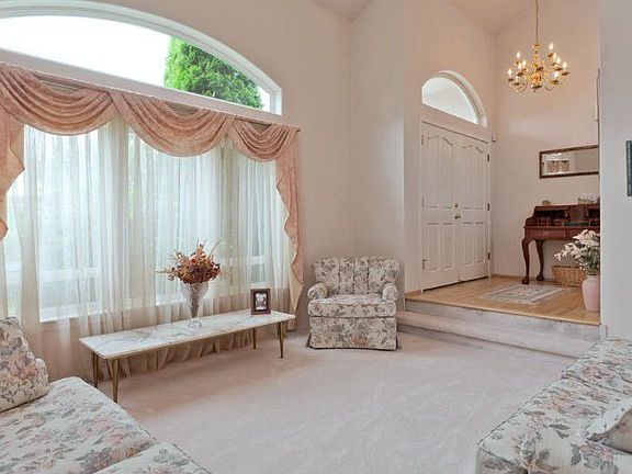 Inviting spaces are airy and light. Step inside the Entry and you'll experience the warmth of this home. Formality when you want it, coupled with more casual/informal spaces to relax with family and friends.