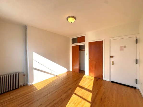 58-10 Myrtle Avenue image 8 of 15