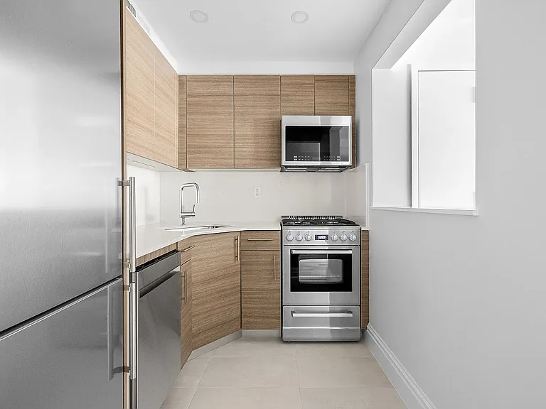 360 E 65th St #10C — Photo 6