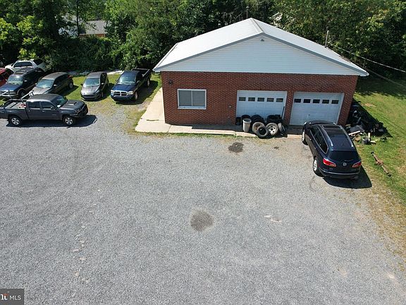 3rd image of 421 Keyser Ave