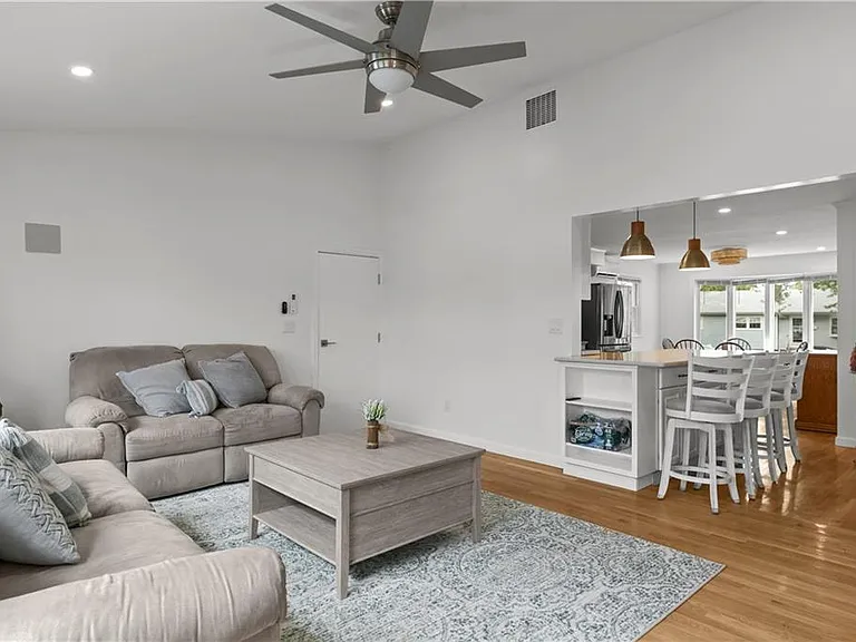 12 Granada Ter — Photo 11