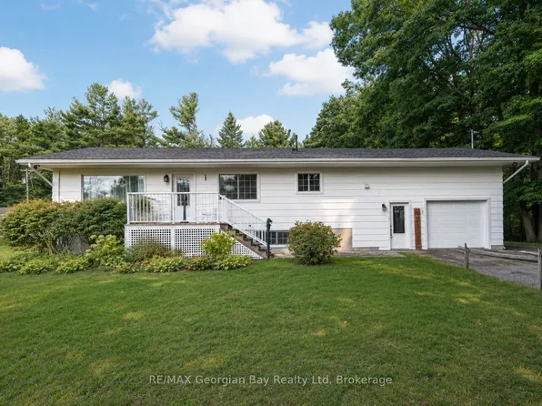 1034 Pine Grove Rd, Penetanguishene, ON L9M 2B5