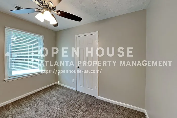 101 Chantilly Ln — Photo 14
