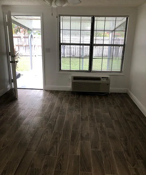 4061 E Michigan St — Photo 10