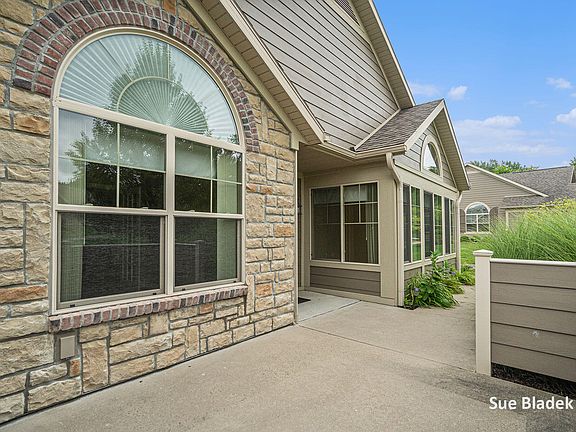 4th image of 1251 Riverview Dr