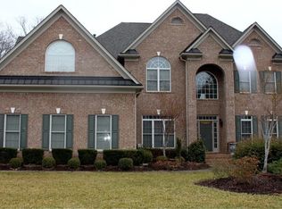 8015 Stonehaven Dr, Waxhaw, NC 28173