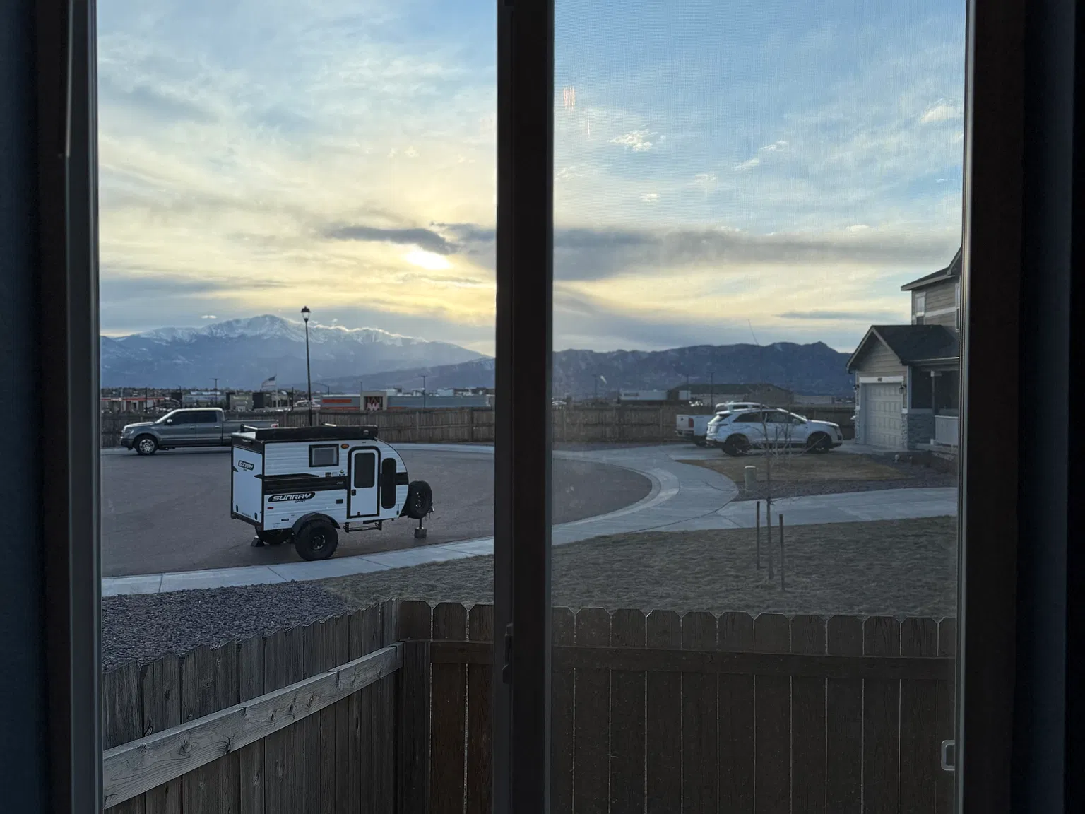 4 bed, 2.5 bath, 2255 sqft, $2,995 — Photo 4