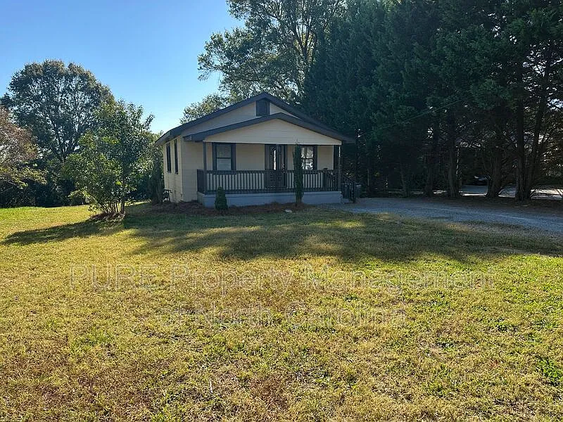 Building Photo - 111 Hillcrest Dr