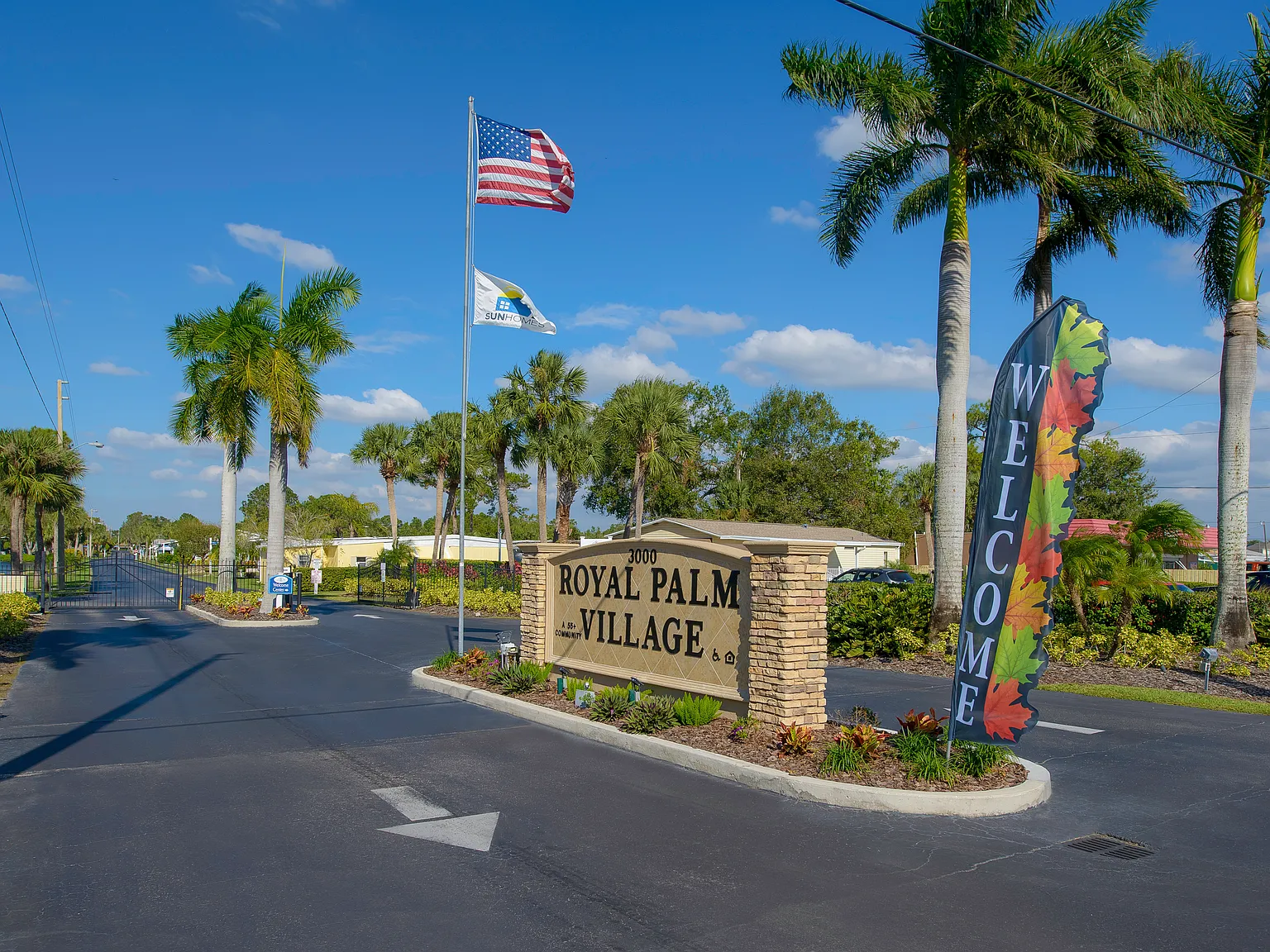 Royal Palm Village — Photo 3