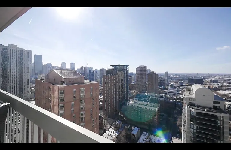 40 E Delaware Pl — Photo 20
