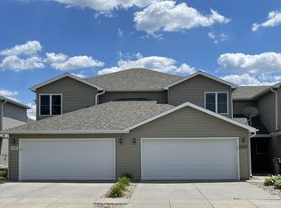 3611 McLaughlin Dr, Lincoln, NE 68516