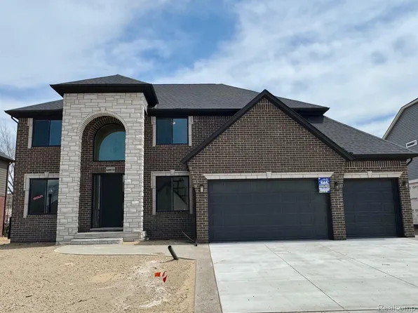 50670 Mistwood Dr, Macomb, MI 48042