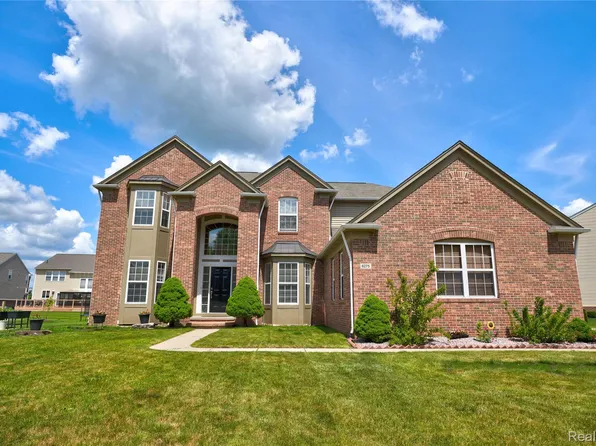 6275 Opal Ln, Grand Blanc, MI 48439