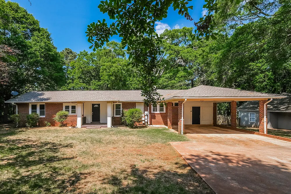 4 bed, 2.0 bath, 1474 sqft, $2,470 — Photo 1