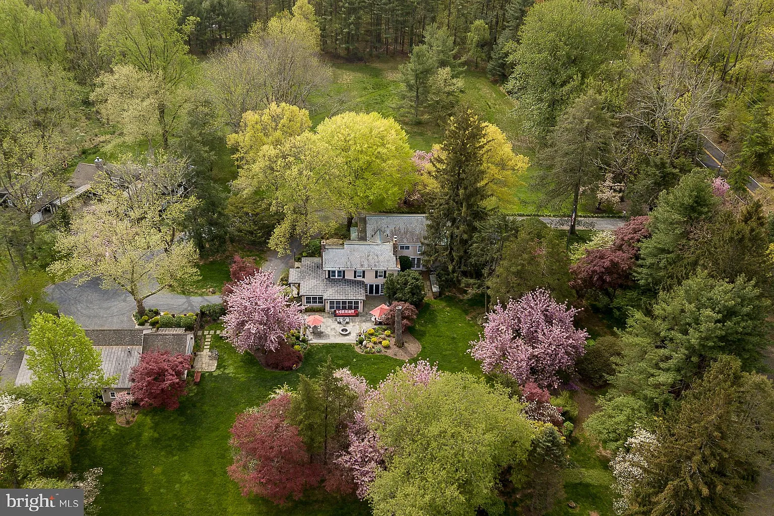1075 Great Rd photo 1