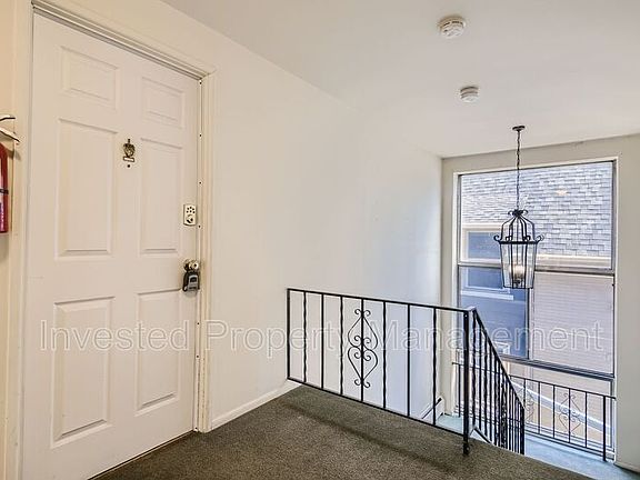 3rd image of 985 N Corona St APT 302