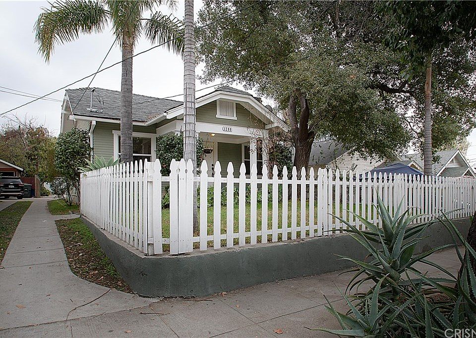 1st image of 1288 N Raymond Ave