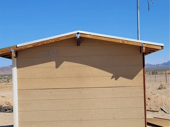 36126 Squaw Bush Rd, Lucerne Valley, CA 92356