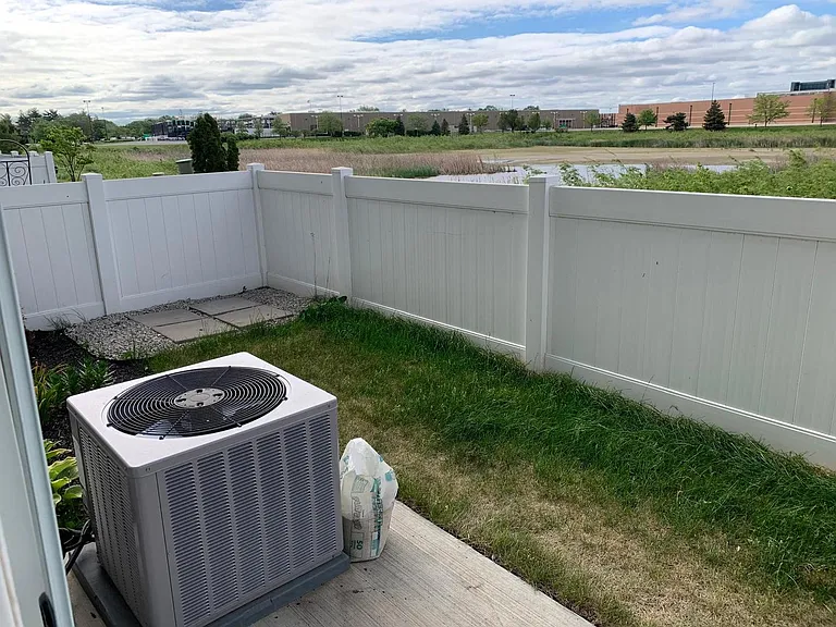 906 Gillespie Ln — Photo 27