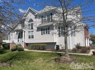 16 Windsor Pond Rd, Princeton Junction, NJ 08550