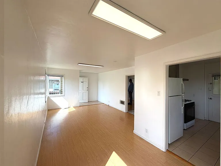 120-122 Madrone Ave — Photo 4