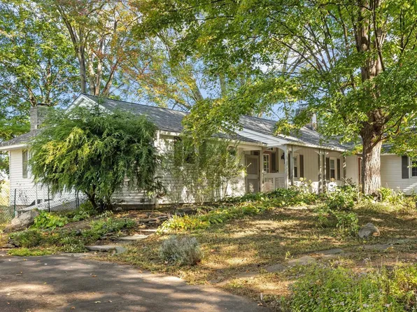 7621 North Broadway, Red Hook, NY 12571