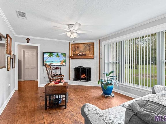 5th image of 10165 Meadowdale Dr