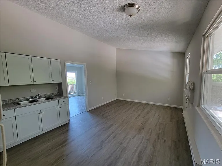 1727 Bridleton Woods #I — Photo 2