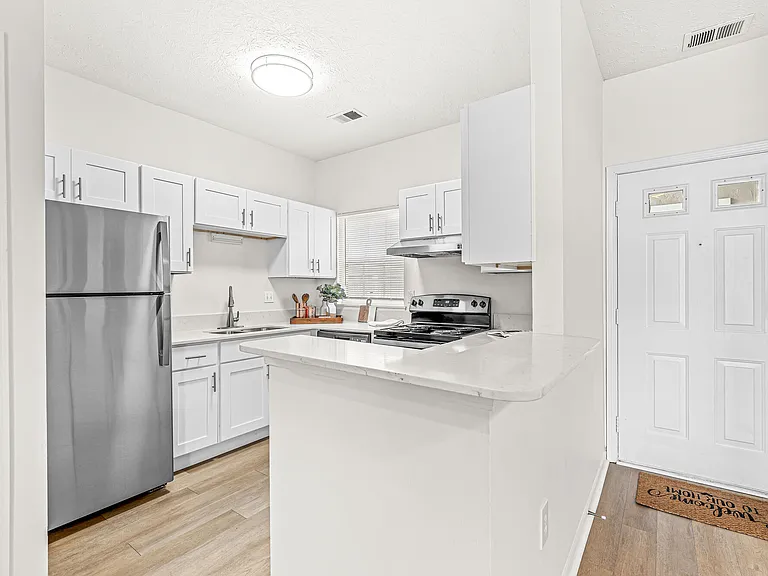 Buffalo Creek Apartments — Photo 7