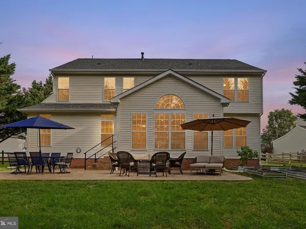 49 Pebble Beach Cir, Charles Town, WV 25414