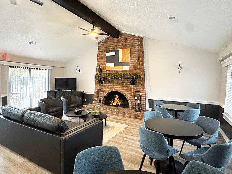 Granada Apartments — Photo 18